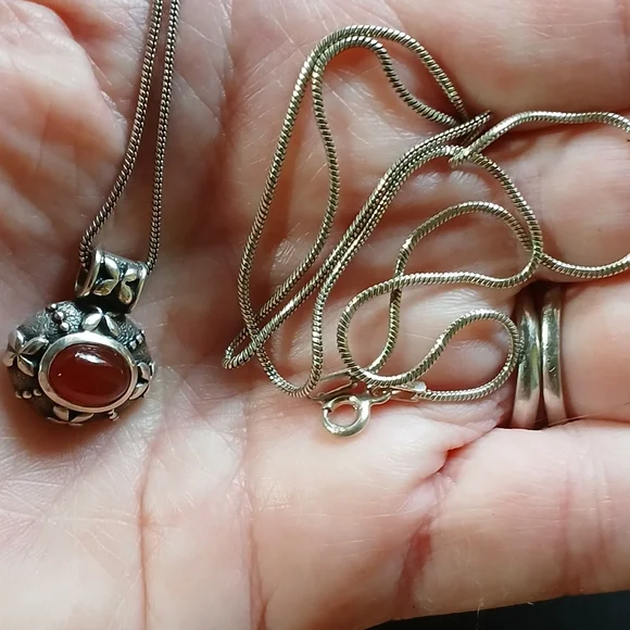 ✨️Bali Carnelian 925 SS Oxidized Pendant With 1 mm 925 Snake Chain✨️ - Picture 7 of 11